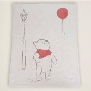 NWT Barefoot Dreams CozyChic® Disney Winnie the Pooh Blanket